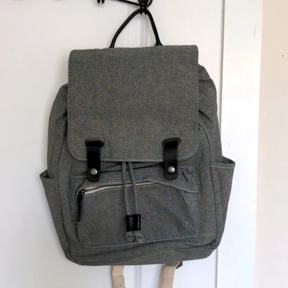 Everlane Modern Commuter Backpack Gray Denim Black Leather brutally honest beauty: Something Different: Review of  main image 4